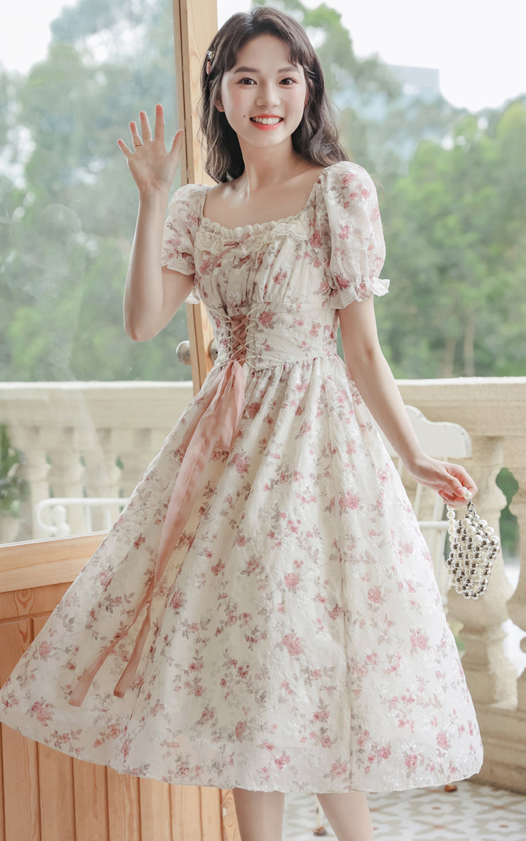 Vestido con encaje de flor de cerezo