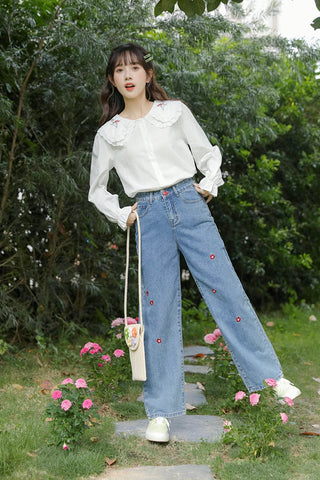 Popping Daisy Embroidered Jeans