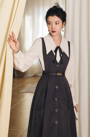 Traveller's Pinafore-Set mit Nadelstreifen