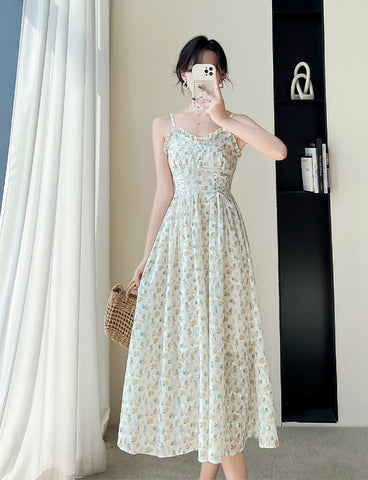 Vestido camisola con cordones y flores de mayo