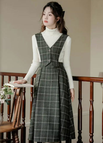 Vestido tipo pichi con chaleco a cuadros