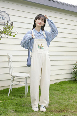 Overall mit Wildblumenstickerei