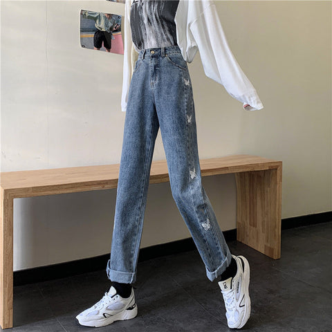 Jeans mit Schmetterlingsstickerei