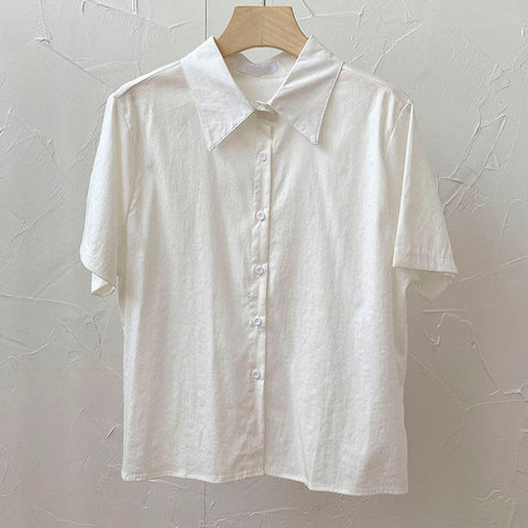 Camisa con botones de caramelo