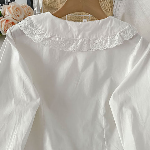 Hemd mit Peter-Pan-Kragen und Ösen