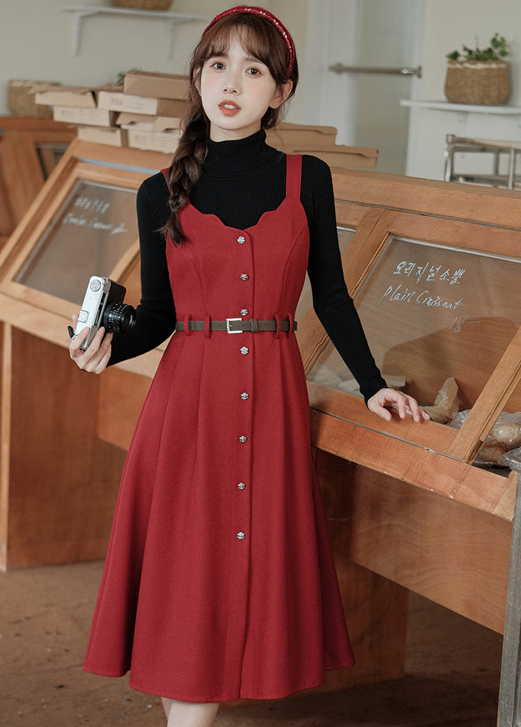 Camisole-Kleid mit Muschelsaum und Knopfleiste