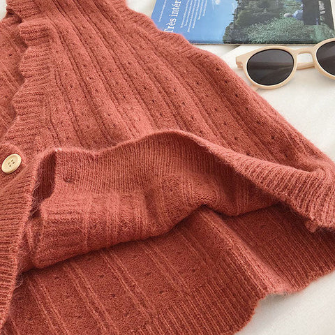Scallop Trim Vest