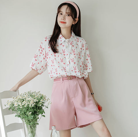 Camisa abotonada con conejito rosa