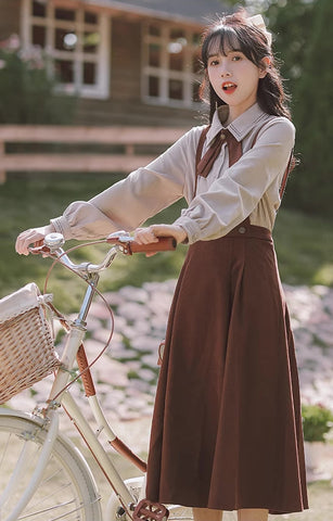 Hosenträgerrock / Bluse aus Cord-Wildleder