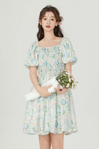 Vestido mini con mangas abullonadas y diseño de jardín de rosas pastel