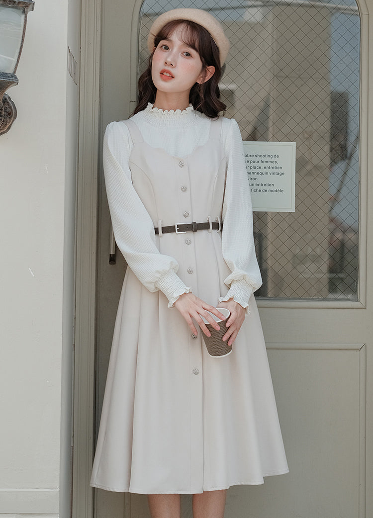 Camisole-Kleid mit Muschelsaum und Knopfleiste