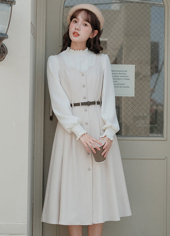 Camisole-Kleid mit Muschelsaum und Knopfleiste