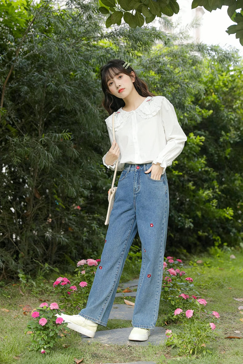 Popping Daisy Embroidered Jeans