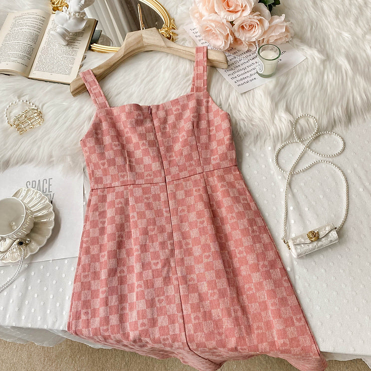 Asymmetrisches Kleid mit Herz-Schachbrettmuster