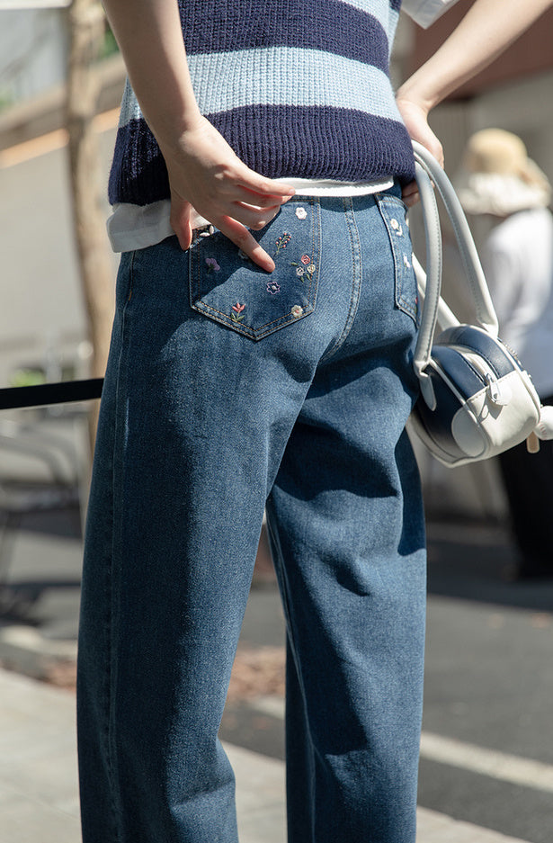 Flower Pocket Embroidered Jeans