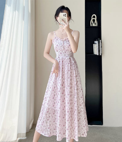 Vestido camisola con cordones y flores de mayo