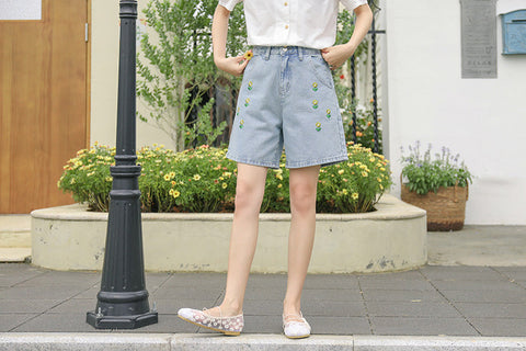 Flower Pop Embroidered Shorts