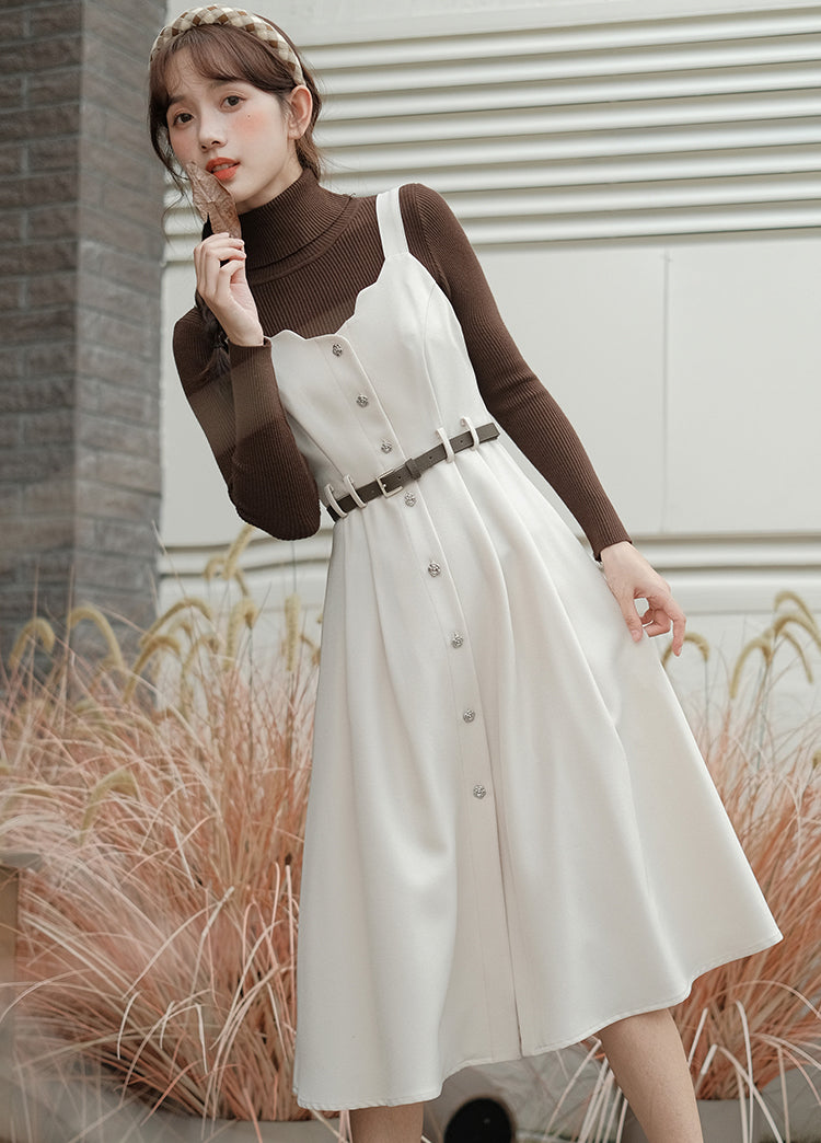 Camisole-Kleid mit Muschelsaum und Knopfleiste