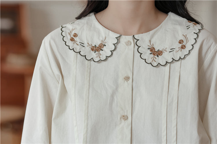 Scallop Floral Embroidered Collar Blouse