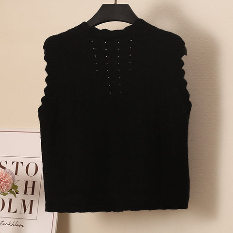 Scallop Trim Vest