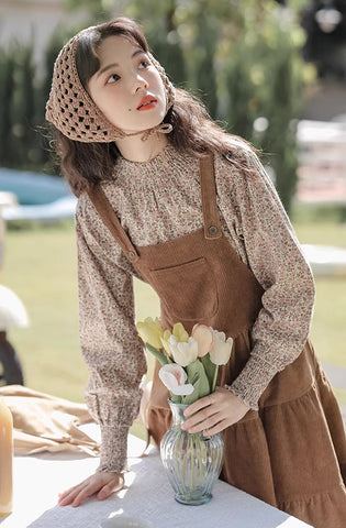 Vestido y blusa tipo pichi de pana escalonados