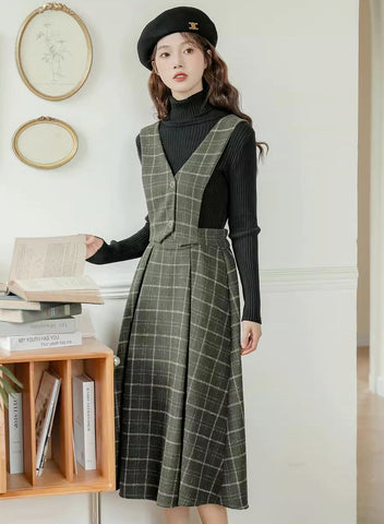 Vestido tipo pichi con chaleco a cuadros