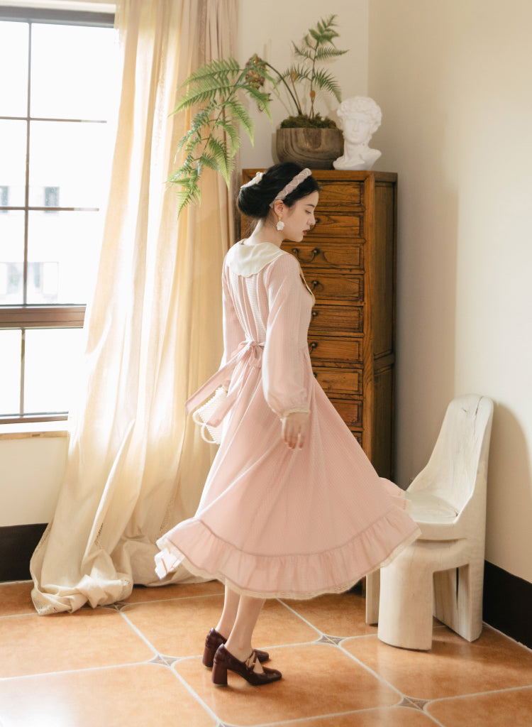 Vestido midi dulce con bordado floral