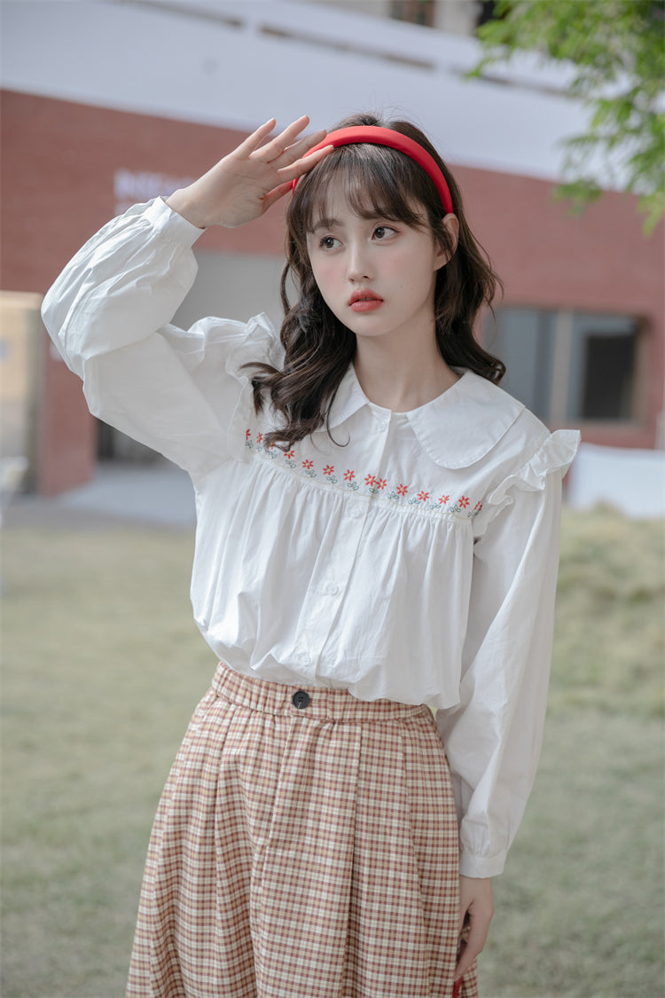 Camisa con botones y bordado de cadena de margaritas