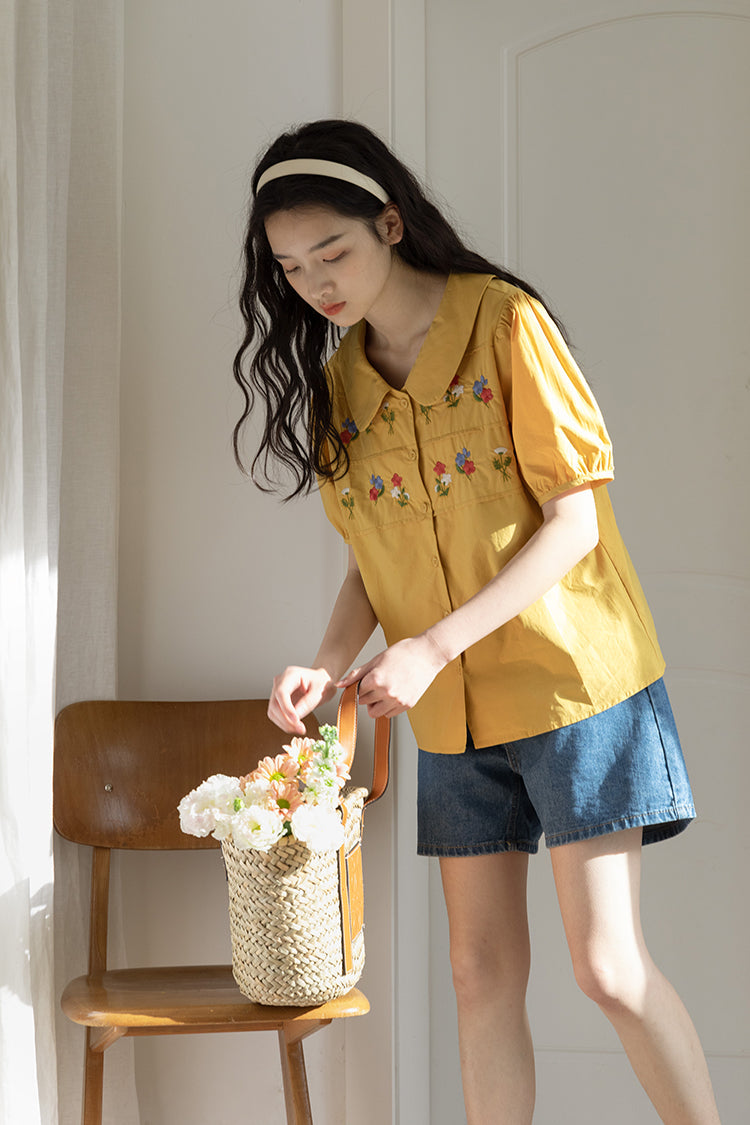 Bluse mit Retro-Blumenstickerei