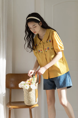 Retro Floral Embroidered Blouse