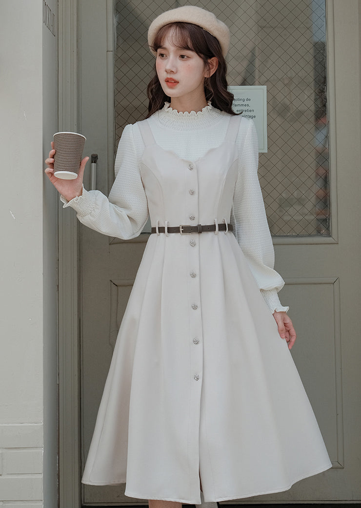 Camisole-Kleid mit Muschelsaum und Knopfleiste