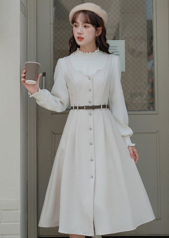 Camisole-Kleid mit Muschelsaum und Knopfleiste