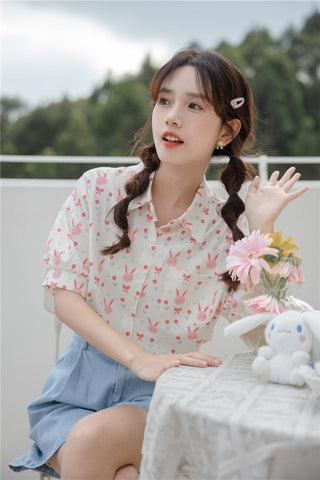 Camisa corta con botones de conejito rosa