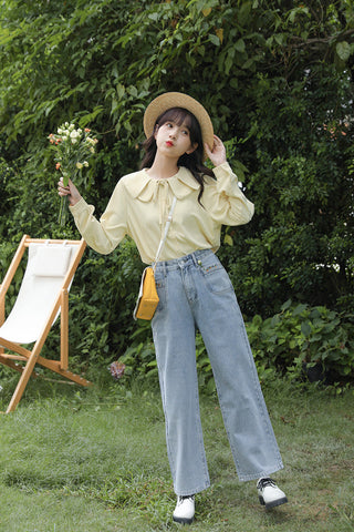 Vaqueros con enredaderas de flores bordadas