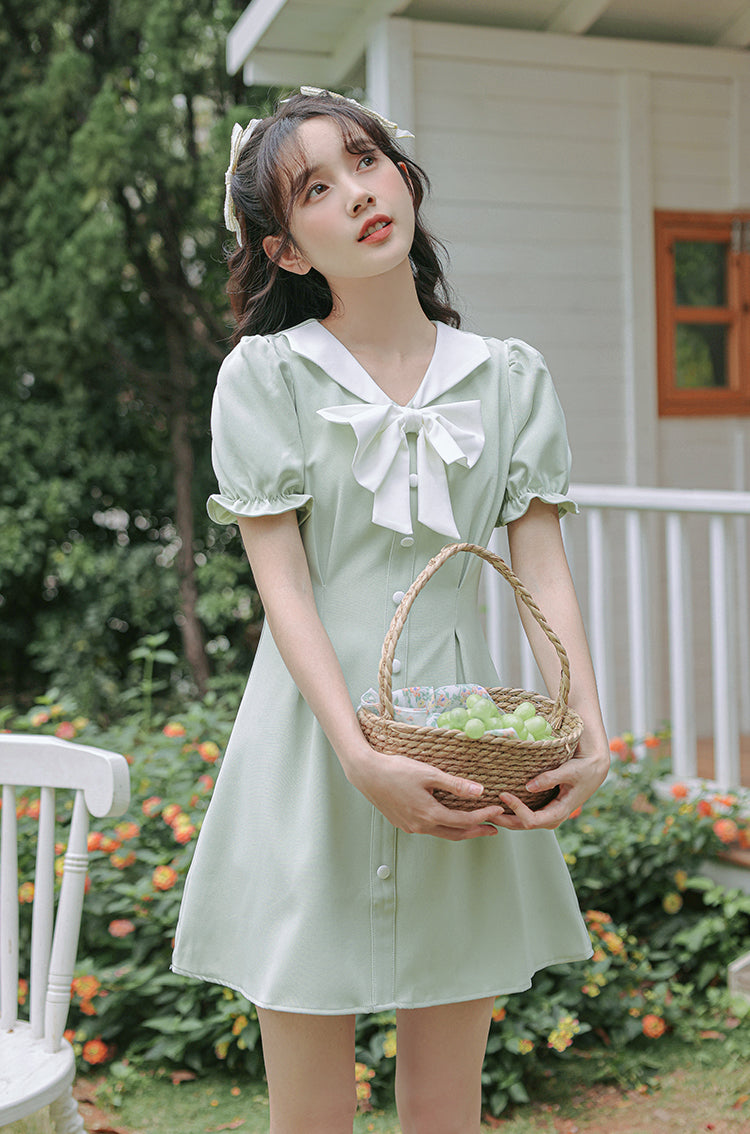 Süßes Matrosen-Minikleid mit Knöpfen
