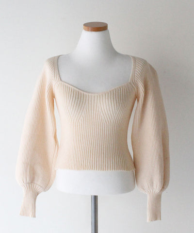 Kurzer Pullover mit gerippten Puffärmeln