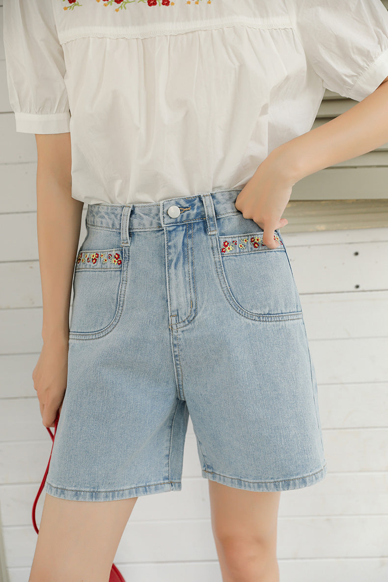 Shorts mit Blumenranken-Stickerei