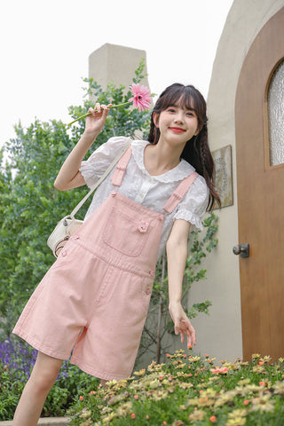 Kurzer Overall mit Herzmotiv