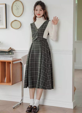 Vestido tipo pichi con chaleco a cuadros