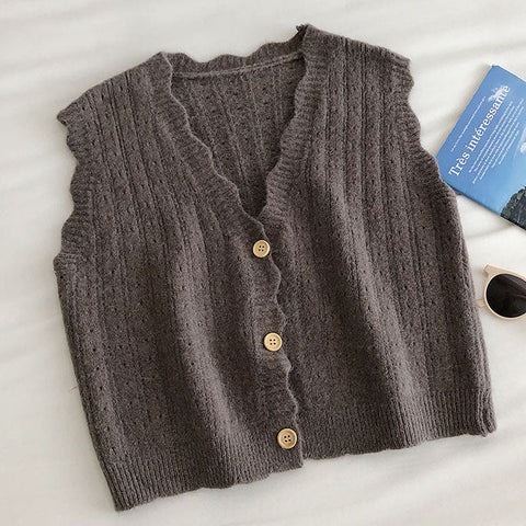 Scallop Trim Vest