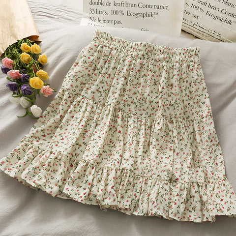 Gestufter Rock mit Blümchenmuster