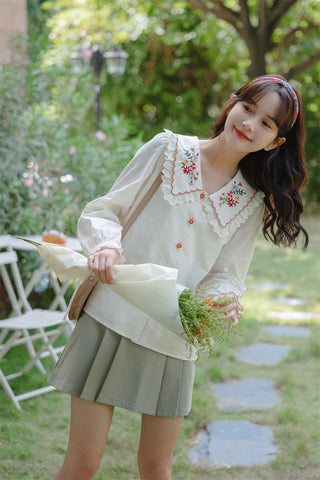 Bluse mit Blumenstickerei