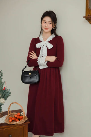 Midi-Pulloverkleid mit Spitzenbesatz