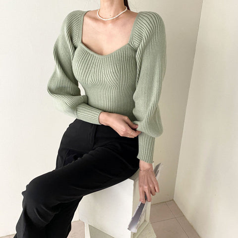 Kurzer Pullover mit gerippten Puffärmeln