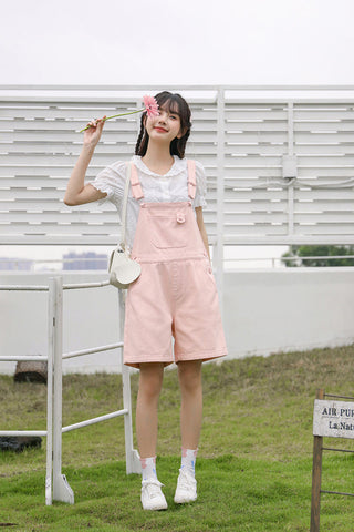 Kurzer Overall mit Herzmotiv