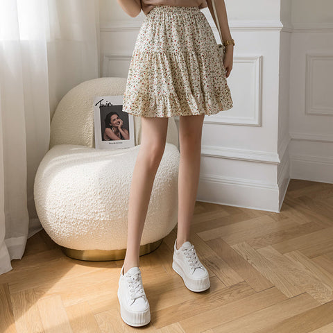 Gestufter Rock mit Blümchenmuster