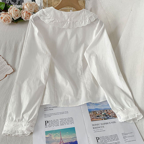 Hemd mit Peter-Pan-Kragen und Ösen