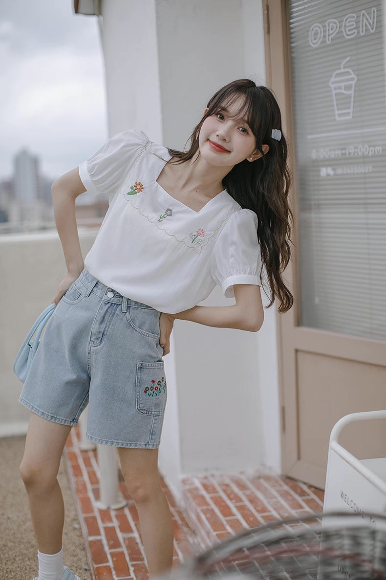 Flower Pocket Embroidered Shorts