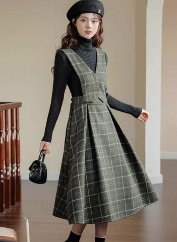 Vestido tipo pichi con chaleco a cuadros