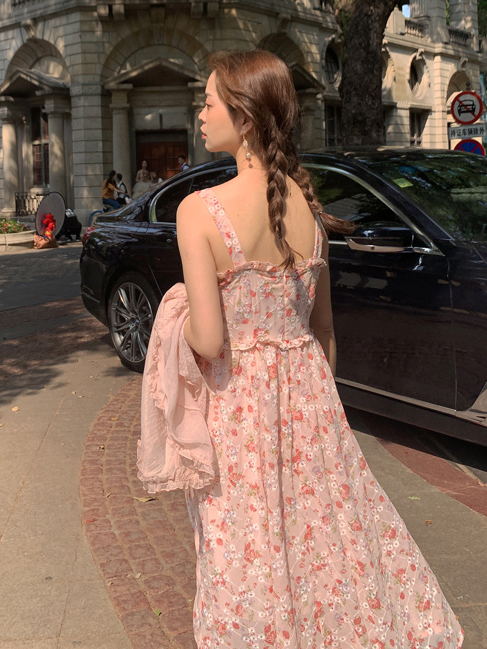 Vestido camisola floral con estampado de taza de té